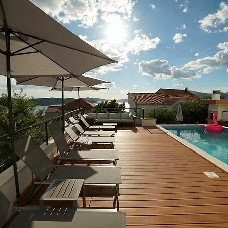 Apartments Gazebo Τρογκίρ Εξωτερικό φωτογραφία